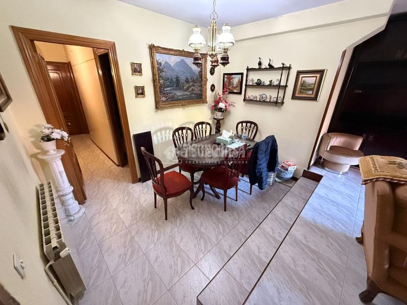 Foto c3582a9f-8a07-46e0-968b-c22939c34299. Piso  en venta en Almendrales Madrid