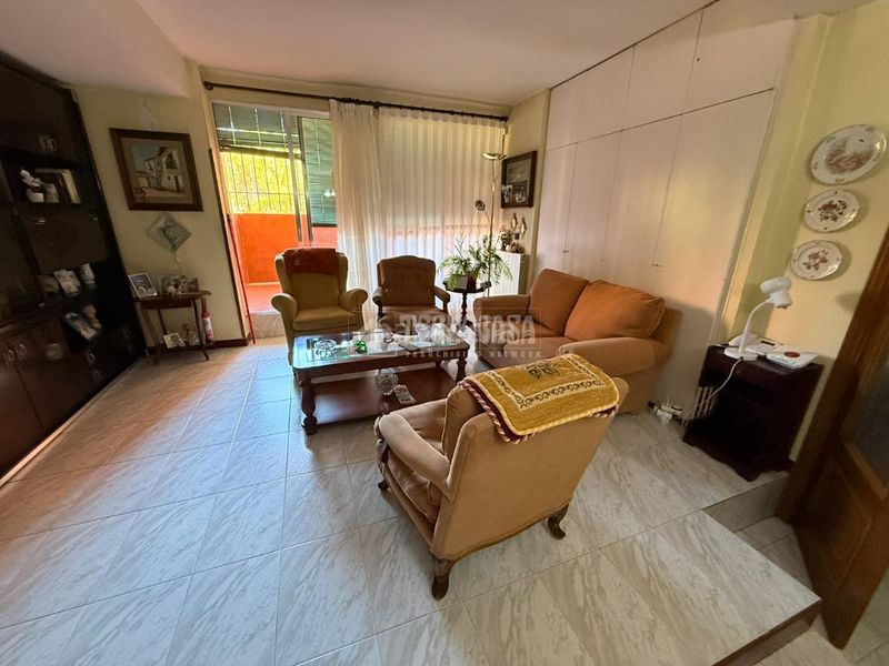 Foto f5250b90-f58f-4f7b-8368-62e169de5f70. Piso  en venta en Almendrales Madrid