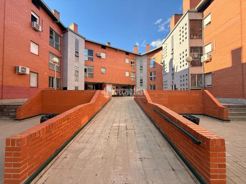 Foto 78a7cb7f-2c3d-495a-b247-73c4337c76d7. Flat with heating parking in Almendrales Madrid