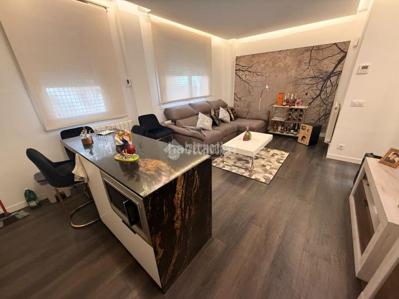 Foto 831690b2-d49c-4b53-a012-dafac607f9a1. Flat with heating parking in Almendrales Madrid