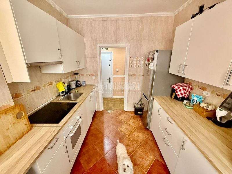 Foto 081e3594-f320-407d-8e1e-f3c5c8b6400b. Piso  en venta en Almendrales Madrid