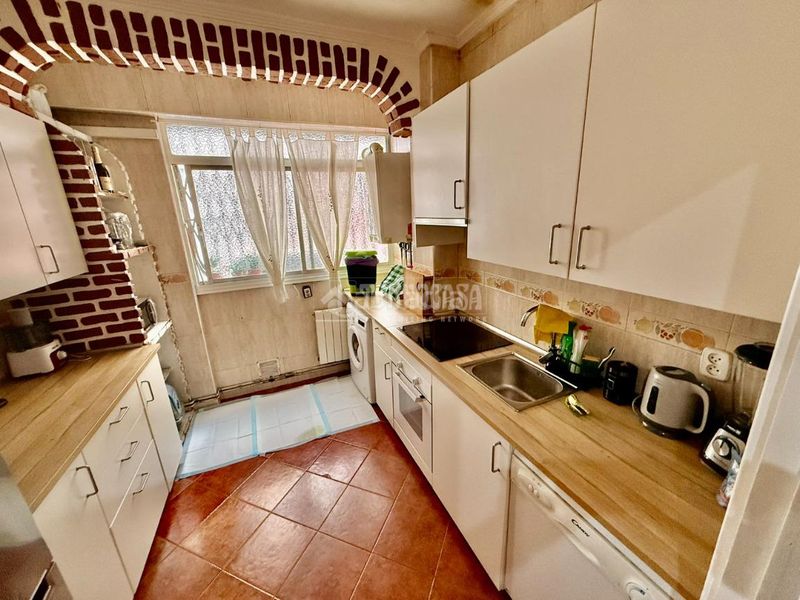 Foto f9354f24-1d54-45b7-be54-6fcb1a19d51e. Piso  en venta en Almendrales Madrid