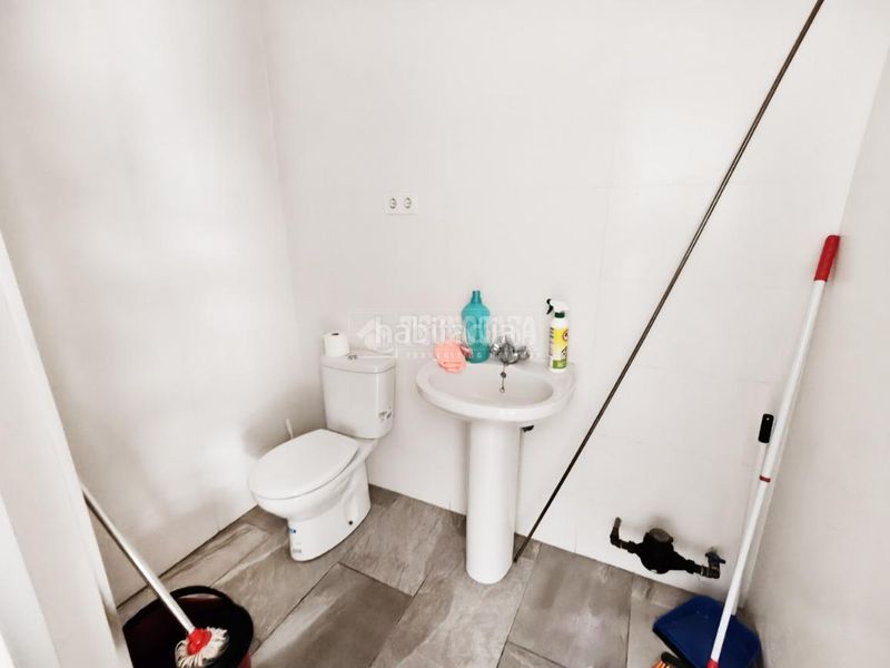Foto e01e8935-abbe-4fa7-bade-bcdbf4c4cf80. Local comercial a Pradolongo Madrid