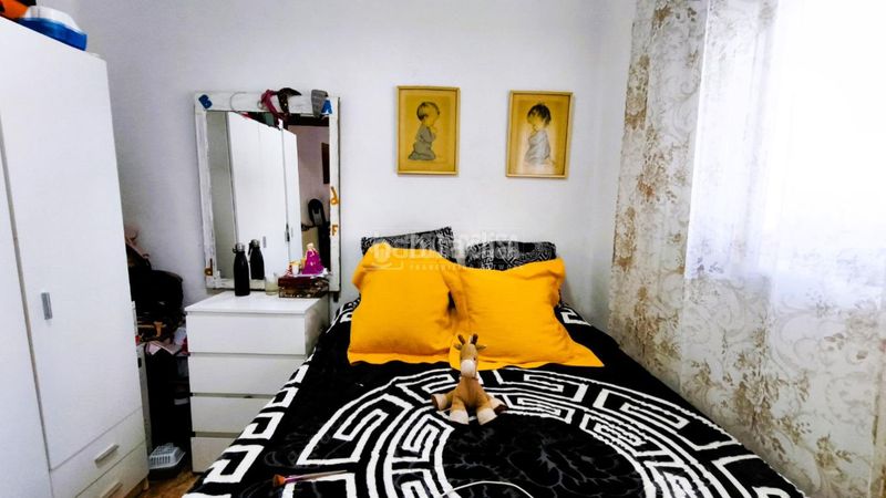 Foto 0b4fce80-1c18-44b9-9953-a20e150417a0. Flat with heating in Almendrales Madrid