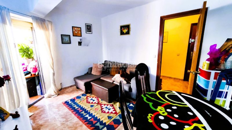 Foto 18df2a55-2d1a-418c-b980-e18be28c0c8b. Flat with heating in Almendrales Madrid