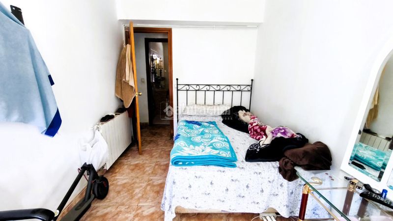 Foto 5cdf8547-90b3-4a59-88ca-f08cc445b74f. Flat with heating in Almendrales Madrid