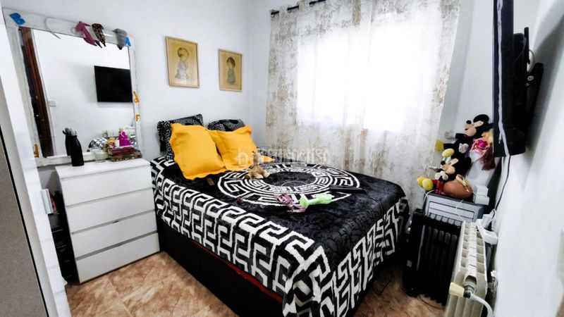 Foto 92398bc6-5c79-4956-86d5-1b056f53b514. Flat with heating in Almendrales Madrid
