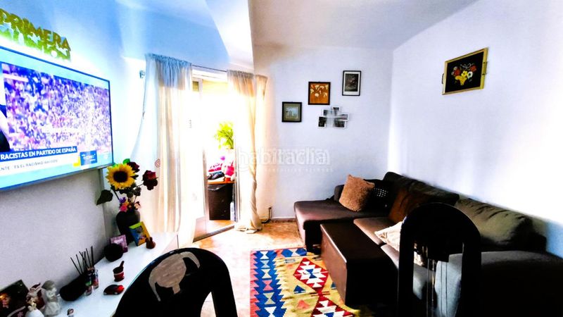 Foto b8bd3bbb-b3c3-4549-9239-df2f037107dd. Flat with heating in Almendrales Madrid
