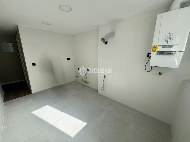 Foto 32735562-9e54-456a-b256-4afd5a4a3b6d. Flat in Almendrales Madrid