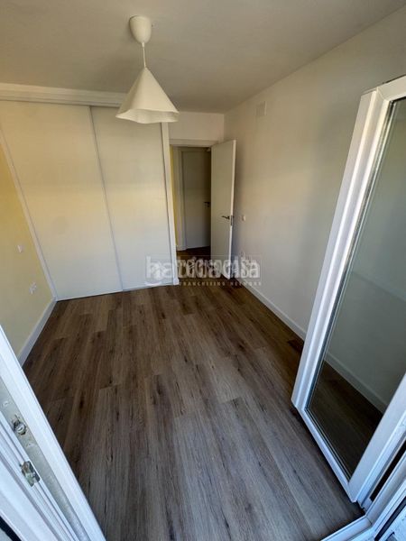 Foto 4f572f23-1435-483d-ab68-927bcb2fe035. Rent flat in Almendrales Madrid