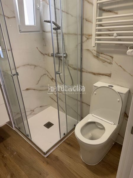Foto 5e3efe1f-8950-4bd7-9385-a8659eae0e67. Rent flat in Almendrales Madrid