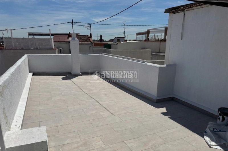 Foto 7b540ac9-9a59-496a-8f42-aacb83e76147. Rent flat in Almendrales Madrid