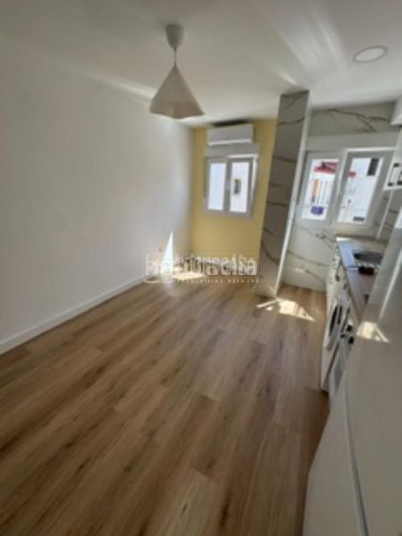 Foto c521227c-1942-4b45-a957-8e004cc15a31. Rent flat in Almendrales Madrid