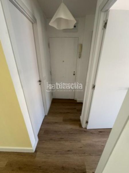 Foto dc5b3673-d833-4a87-92a7-76a7b1c02d86. Rent flat in Almendrales Madrid