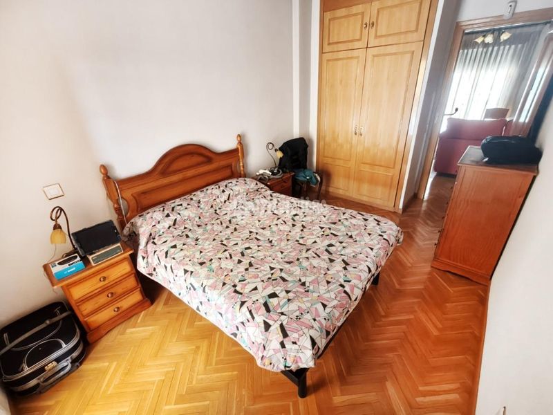 Foto 062cb8d4-ac59-4303-872d-4d05778a39b9. Piso  en venta en Almendrales Madrid