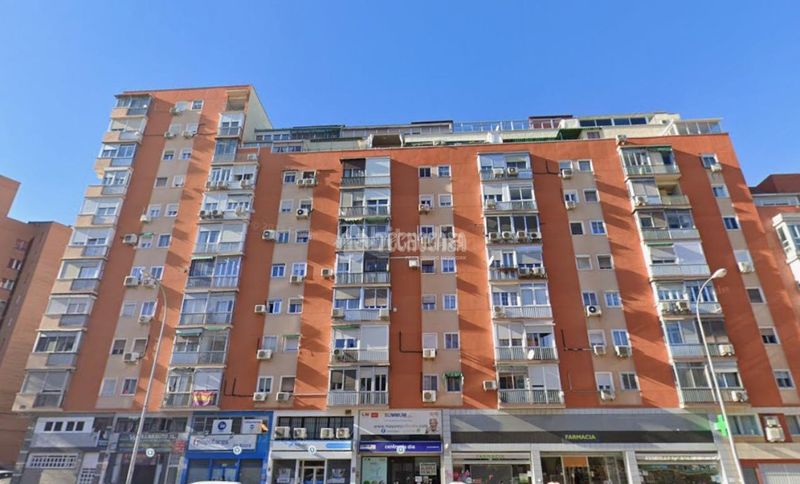 Foto 0b1b7dc1-4128-4d98-ad66-c2f8b98b915a. Piso  en venta en Almendrales Madrid