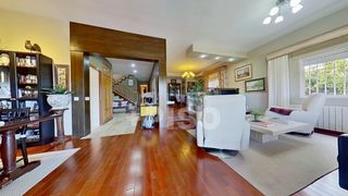 Xalet  Calle don felipe de �frica. +piso ofrece espectacular chalet en valdemorillo.