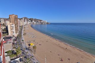 Apartament a Playa Levante. Impresionante vivienda reformada en edificio de lujo y en una de