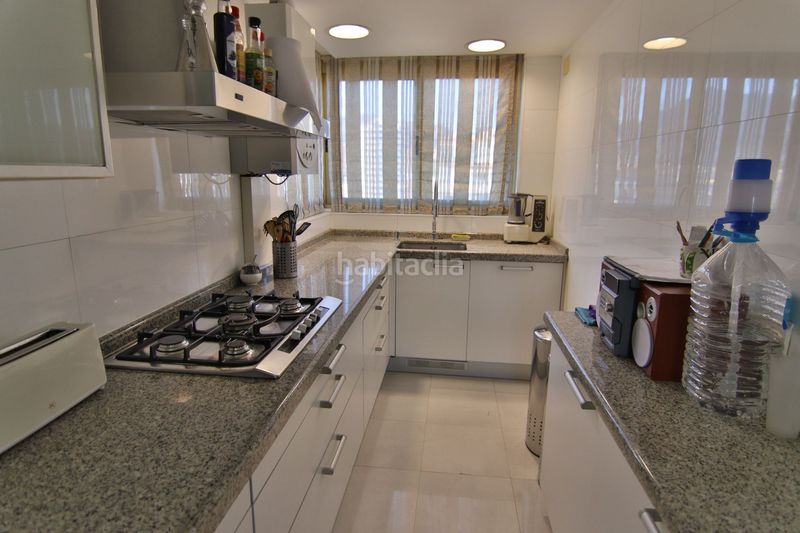 Foto e2fdbd71-9dcb-4813-825d-8648593f6b0f. Apartament amb calefacció piscina a Playa Levante Benidorm
