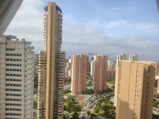 Appartement à Juzgados - Plaza de Toros. Enorme vivienda de 4 dormitorios en un edificio que te ofrece to