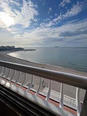 tic en Playa Poniente. Exclusivo atico en 1 lnea de la playa de poniente con vistas de