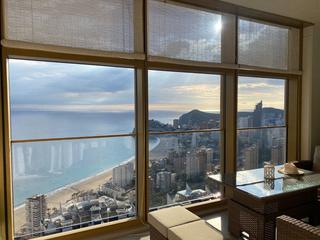 Miete Appartement in Playa Poniente. Exclusiva vivienda en el edificio más lujoso de la ciudad
