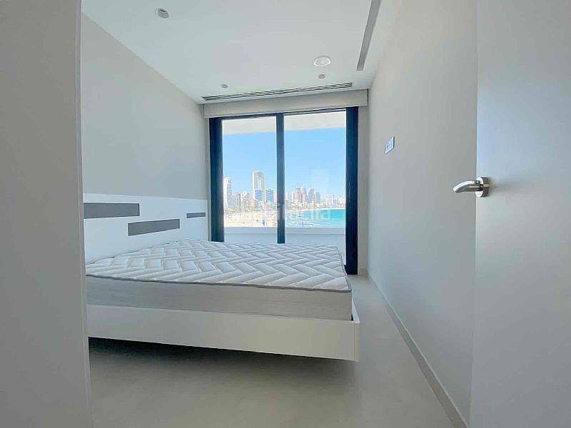 Foto 564c1a5f-01a4-42ce-9edc-e410479e12d6. Dúplex amb aparcament piscina a Playa Poniente Benidorm