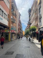 Lloguer Local Comercial a Centro Urbano. Increible local en zona centro de la ciudad en calle peatonal