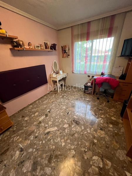 Foto 32da2cb5-5a00-473a-a03a-e8baca99b1cb. Casa amb aparcament a Urbanizaciones Benidorm