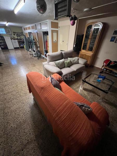 Foto 82d23c61-e6d6-4f1a-a479-9c24240367d1. Casa amb aparcament a Urbanizaciones Benidorm