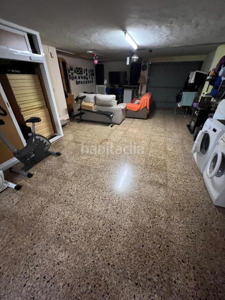 Foto a7fbac00-f6c4-42eb-b3e2-649a85304d20. Casa amb aparcament a Urbanizaciones Benidorm