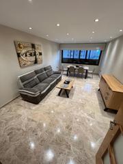 Etagenwohnung in Juzgados - Plaza de Toros. Impresionante y enorme vivienda totalmente reformada en zona lev