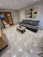 Pis a Juzgados - Plaza de Toros. Impresionante y enorme vivienda totalmente reformada en zona lev