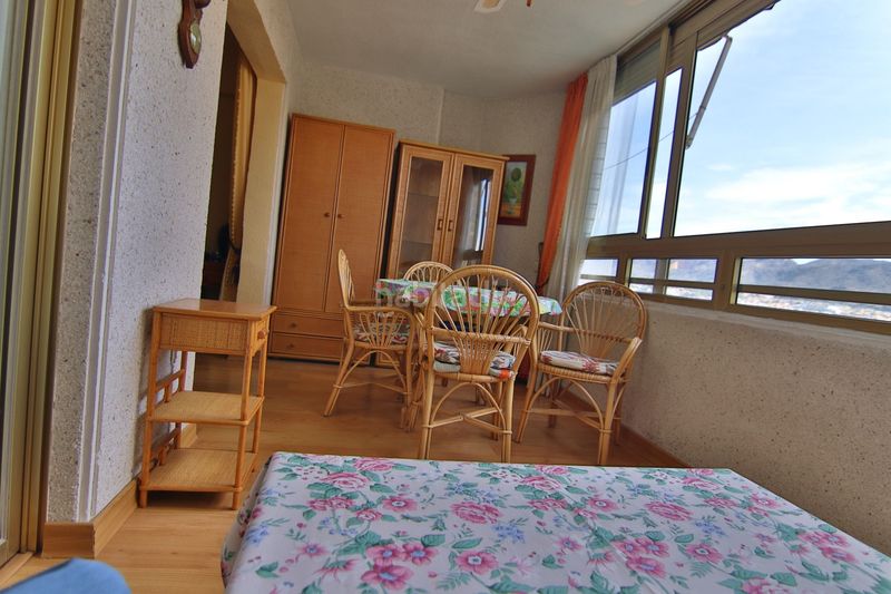 Foto c21c322c-750d-46eb-b0a6-8cda13bacfbc. Apartament amb piscina a Levante Alto Benidorm