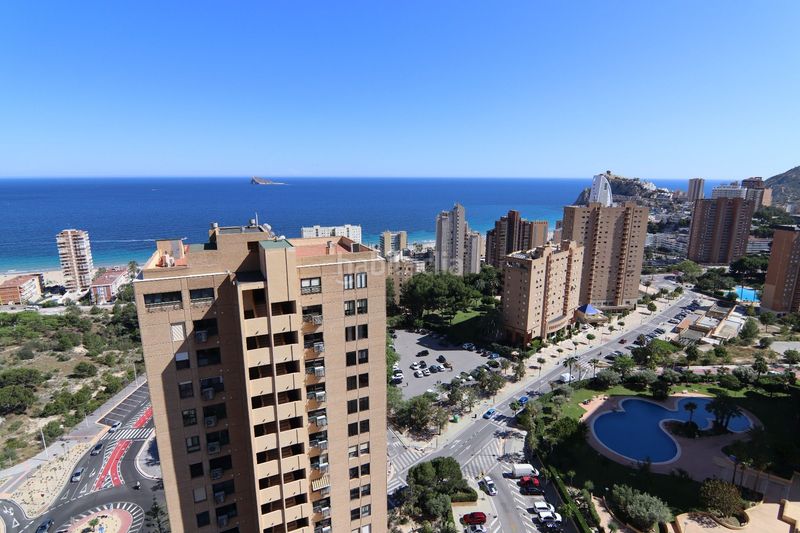 Foto e68ce877-0367-4b5f-a7fb-3d7fe2fe5b04. Pis amb piscina a Playa Poniente Benidorm