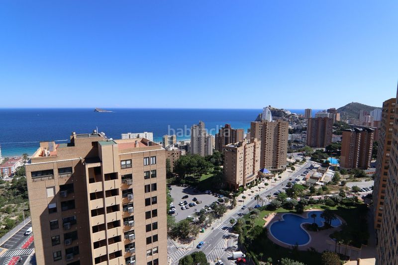 Foto f09a5181-a849-4293-8c30-799354272519. Pis amb piscina a Playa Poniente Benidorm
