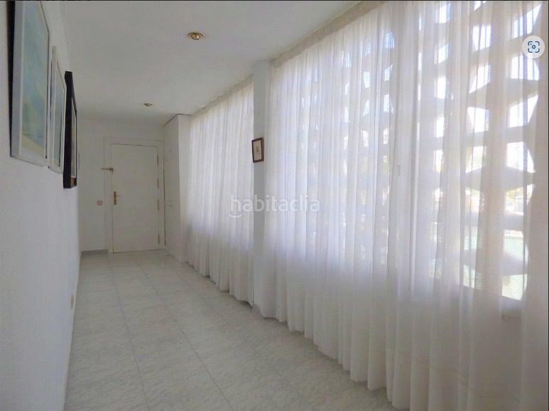 Foto a9a2d142-cb61-4f08-b3c6-d400df95fff6. Apartament amb piscina a Playa Levante Benidorm