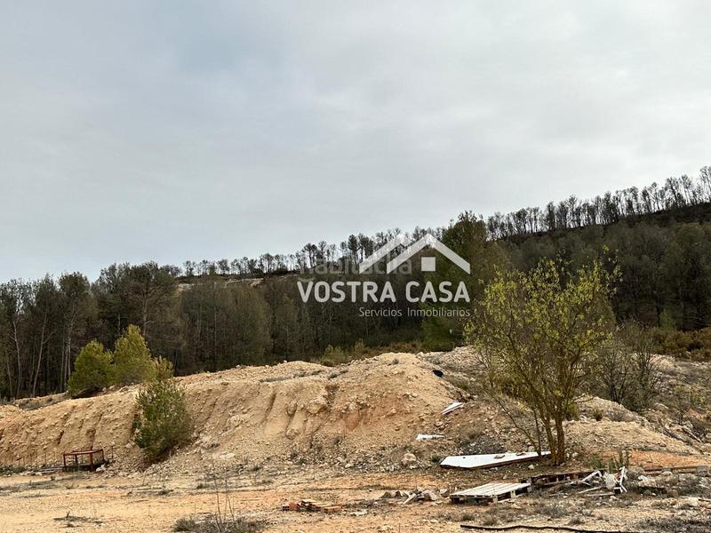 Foto 77e96cf2-e8ec-4808-992e-3ab17b5653f8. Nau industrial a setenta y uno a Requena