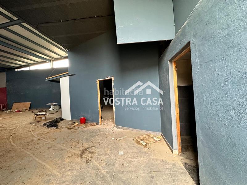 Foto 8dad70fa-d63a-4859-9d8f-95e326b69548. Nau industrial a setenta y uno a Requena