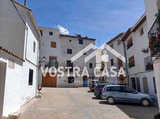 Casa aparellada a Poblete