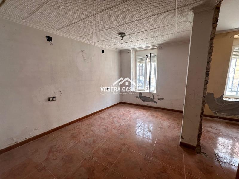 Foto 0674d7b2-1858-42ee-94dc-c115c47f5418. Piso en rambla en Montroy