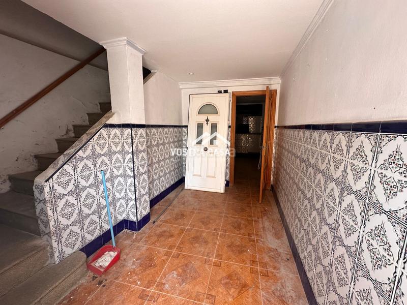 Foto 2a7cb251-9621-4673-a2f9-79798c448e40. Piso en rambla en Montroy