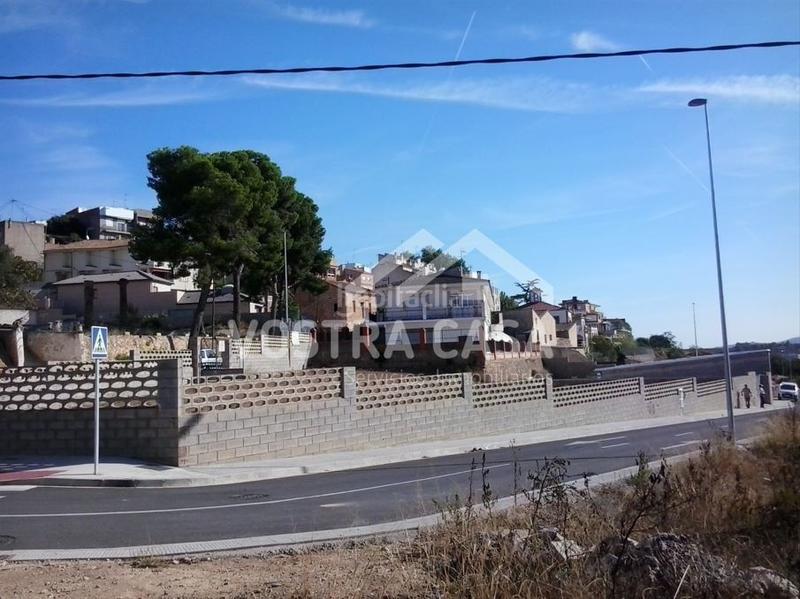 Foto bee225f5-69a8-42da-b103-fec727be15dc. Finca rústica en recreo en Godelleta