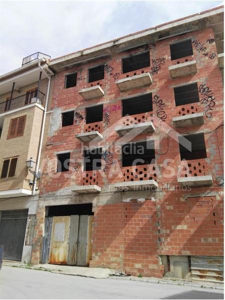 Foto 75541f14-a7e4-4bb3-8f9e-a50491c12700. Edificio en cl. verdu diana en Requena