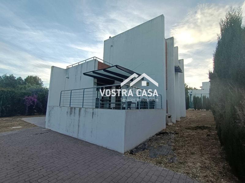 Foto 5ff3e875-5694-4df0-82f9-11b1a6423d82. Chalet in 21 in El Bosque Chiva