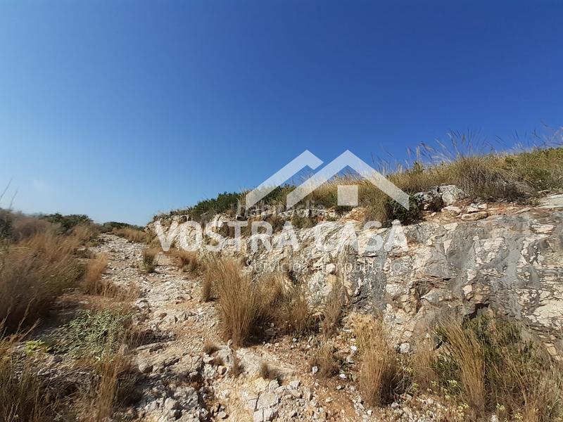 Foto a8f639db-69a6-49e3-b1dd-5a7342b3cbc8. Fondo rustico in águila sierra perenchiza in Sierra Perenchiza-Cumbres de Calicanto-Sto Domingo Chiva