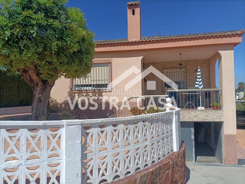 Foto d8ee0328-6d3b-4755-8aa5-d1e5279ec8f6. Chalet in requena in La Loma Chiva