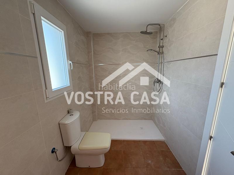 Foto 1216b2a8-25b9-46cb-8ae6-0f27b5a4d5fc. Xalet a girasoles a Godelleta