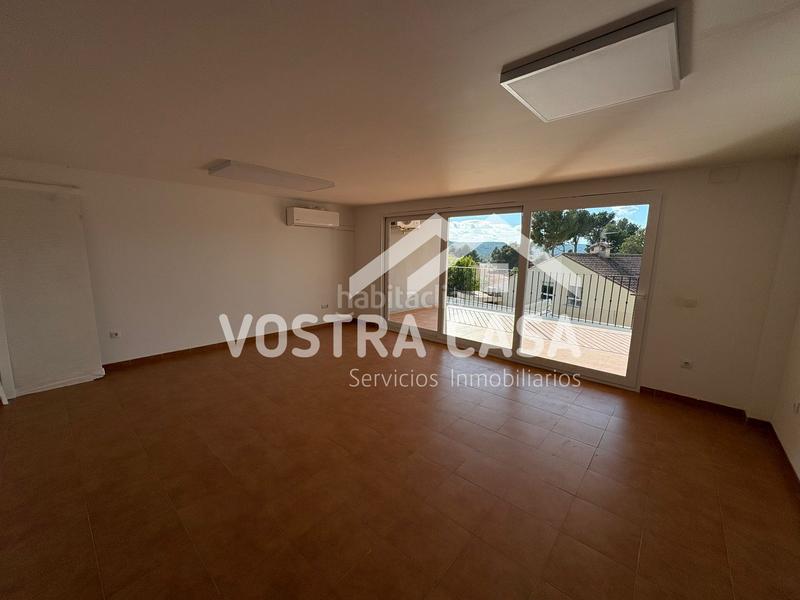 Foto 27f1e9be-839e-46c5-abe8-a8e9ce1e0275. Xalet a girasoles a Godelleta