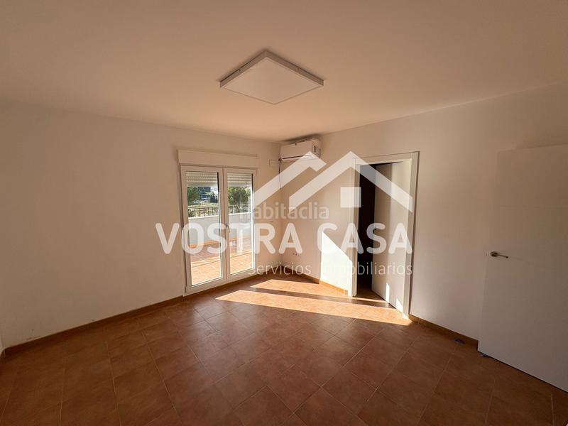 Foto 3b2189c6-5691-472e-ba22-d36d9455aa5c. Xalet a girasoles a Godelleta